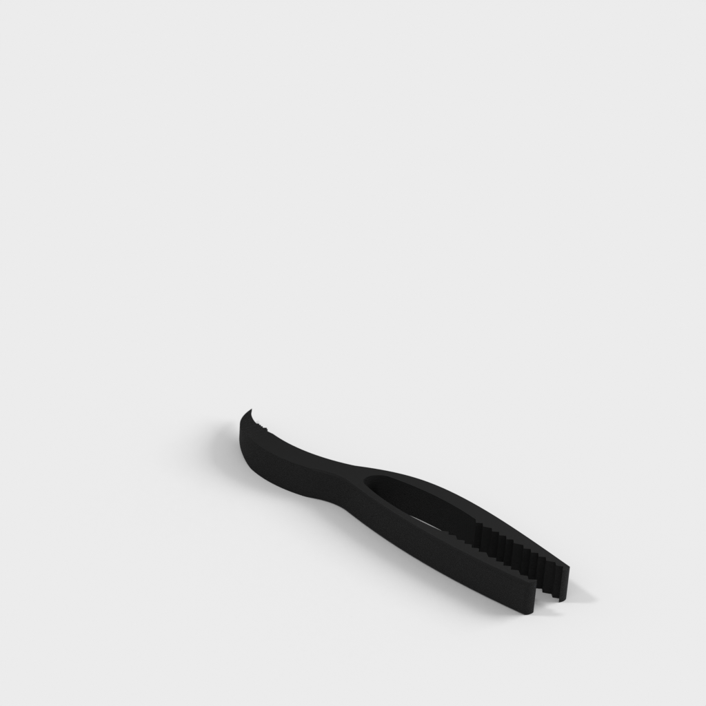 Cleaning hooks and tongs for vacuum cleaners