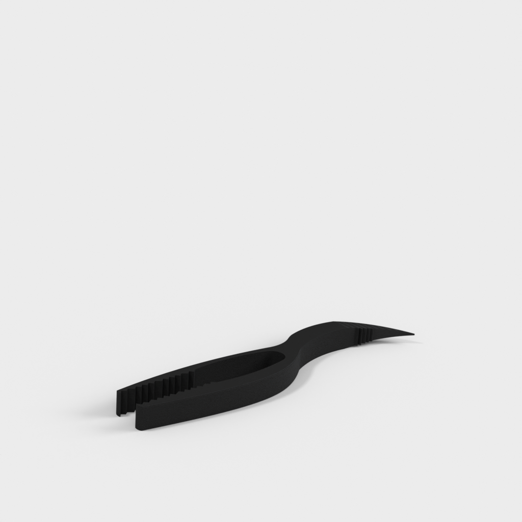Cleaning hooks and tongs for vacuum cleaners