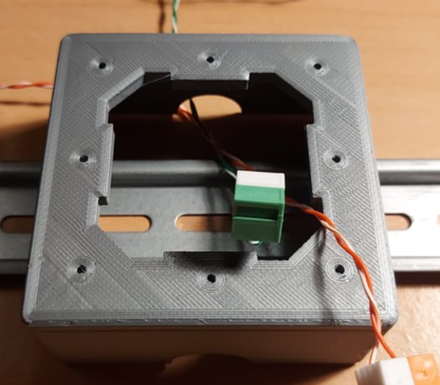Loxone Touch Tree DIN Adapter
