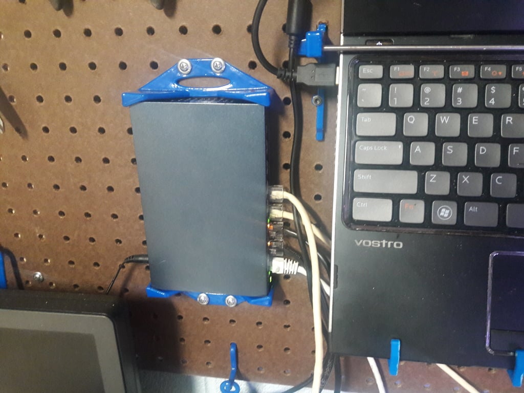 TP-Link 8 Port Switch Wall Mount