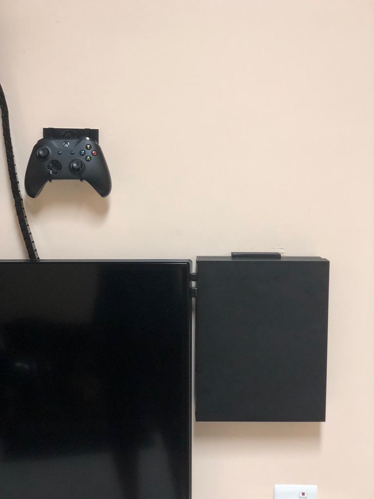 Xbox One X wall mount
