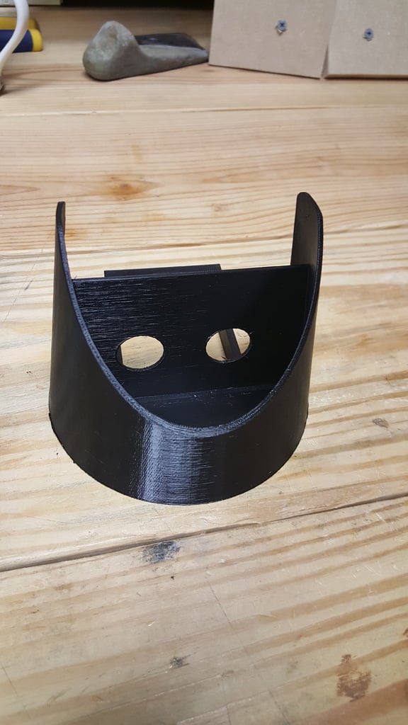 Wall mountable stand for keyboard and mouse