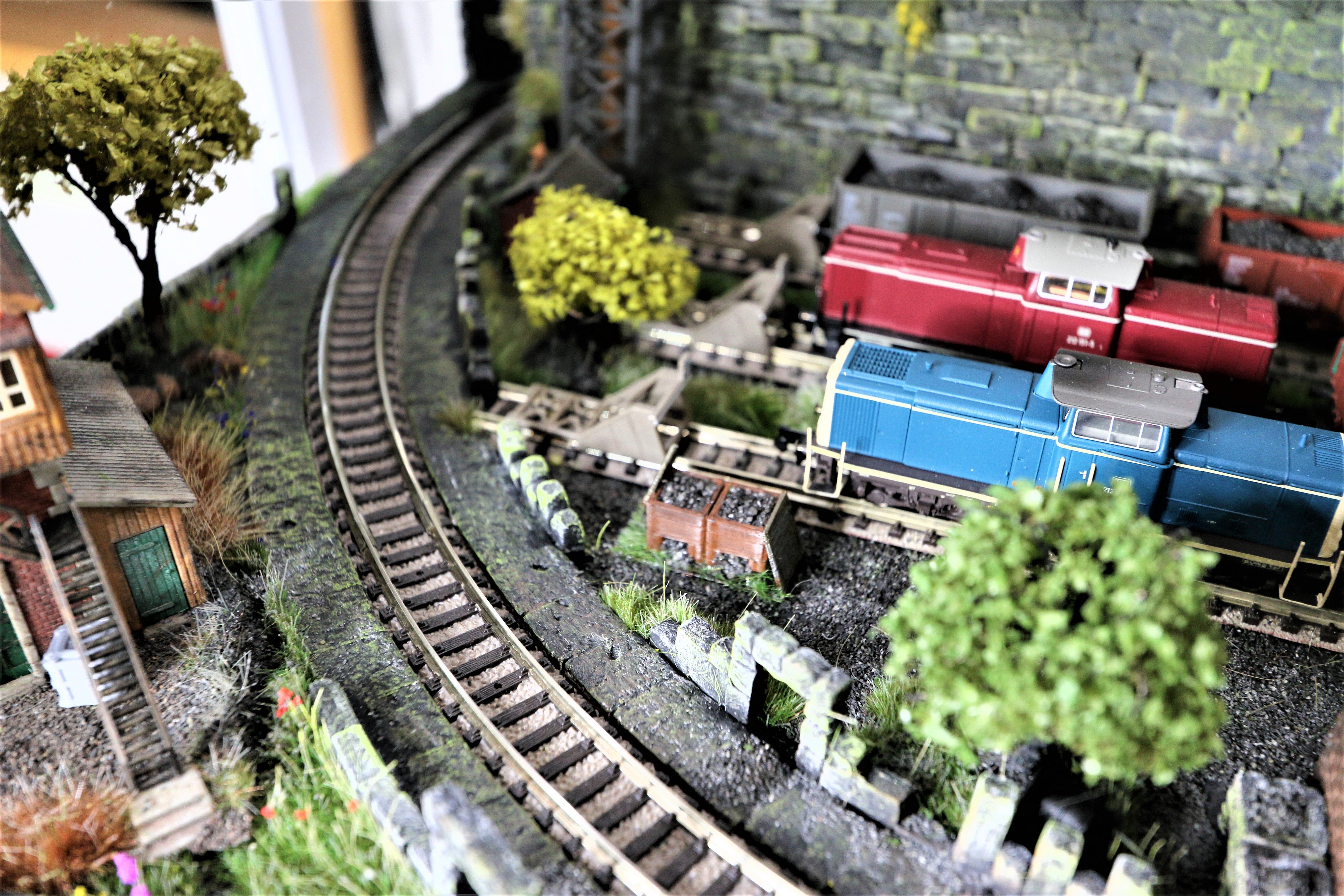 N-scale Sand and Gravel Bins for Model Railway