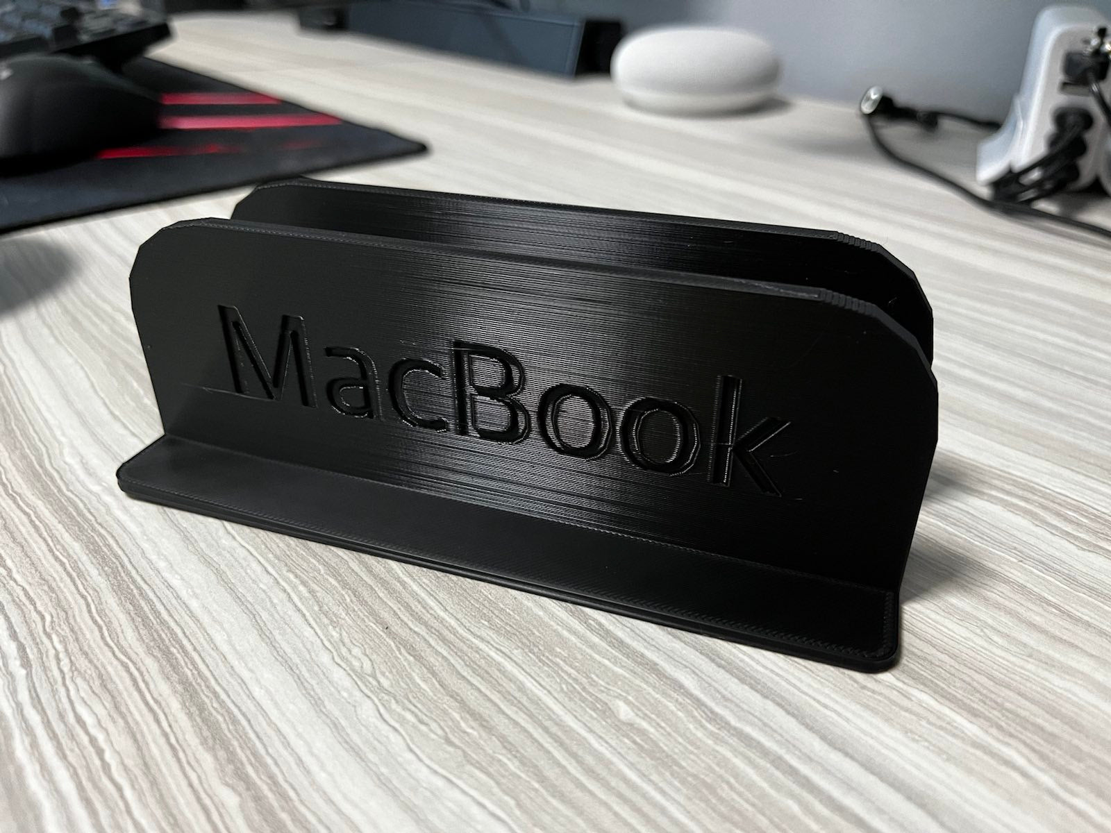 Vertical stand for MacBook Pro 14'