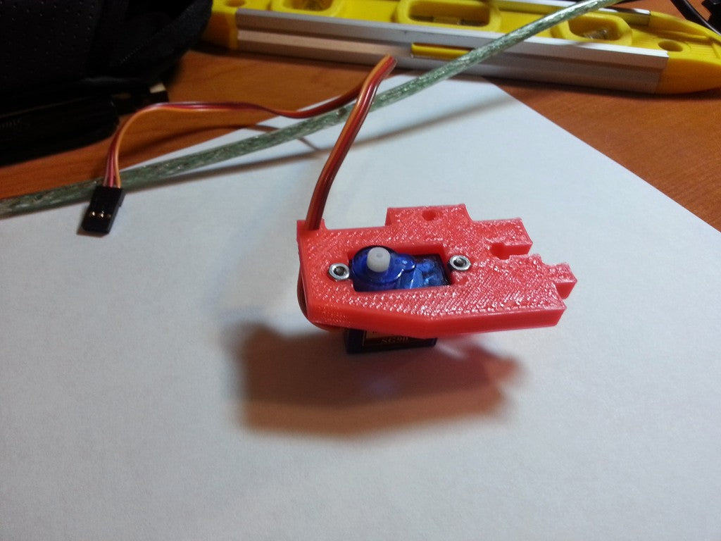 Makerfarm Prusa i3v Auto-bed leveling Servo Mount