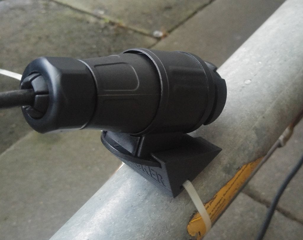Convenient 13-pin Trailer Plug Holder