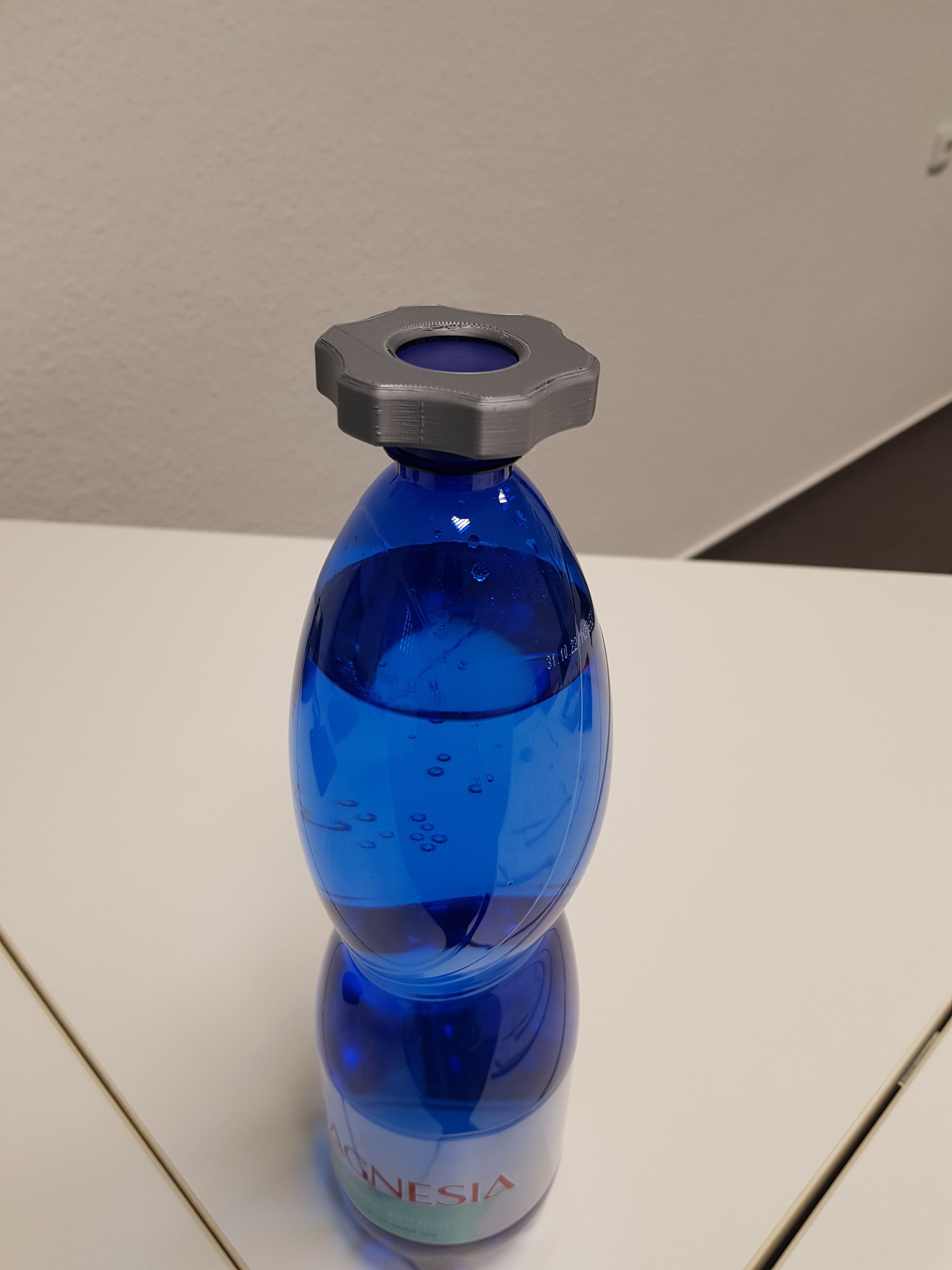 PET Bottle opener with 29 mm stopper diameter