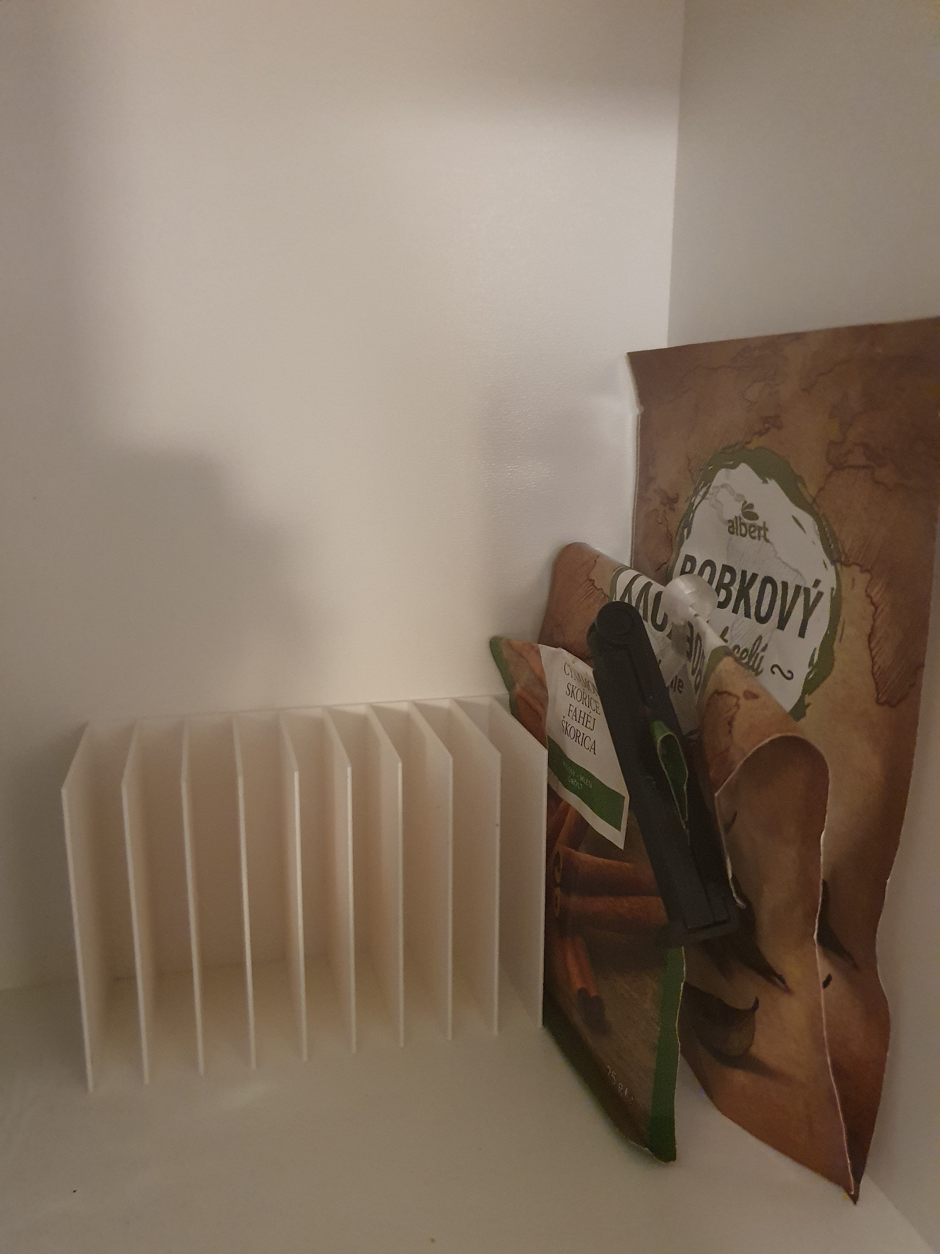 Practical Spice Bag Organiser for the Kitchen