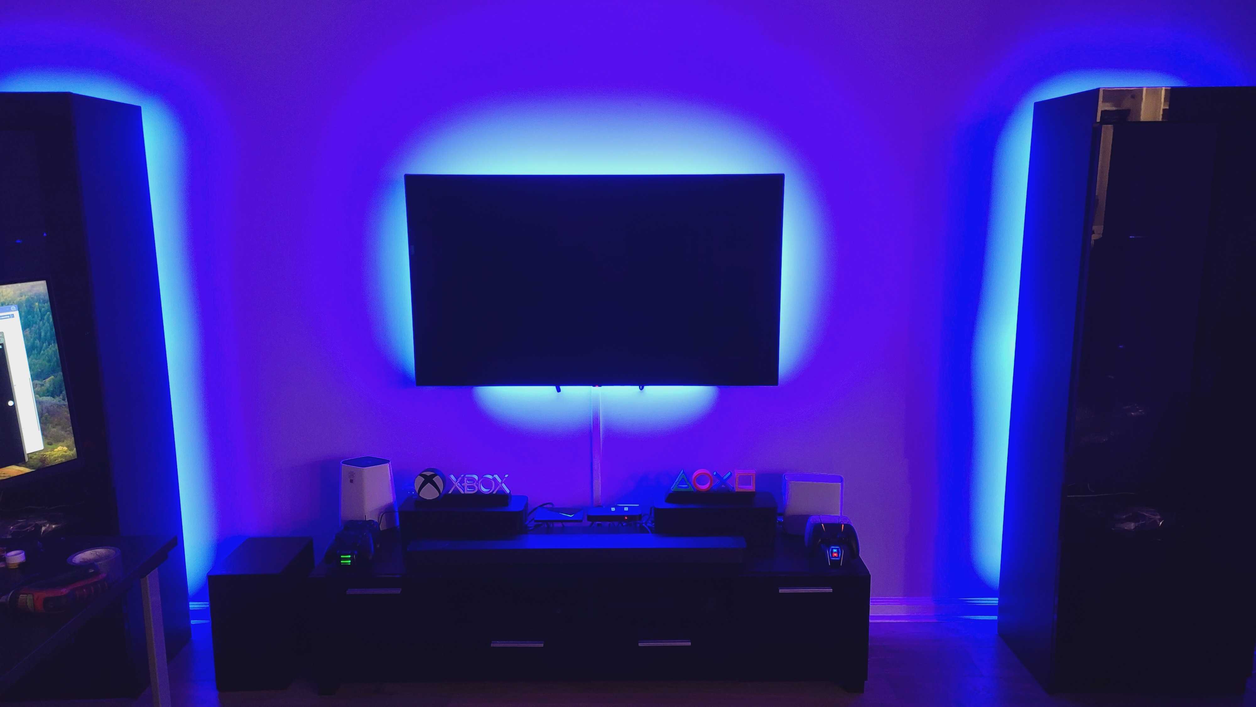 Philips Hue Play Gradient Light Tube Wall Mount