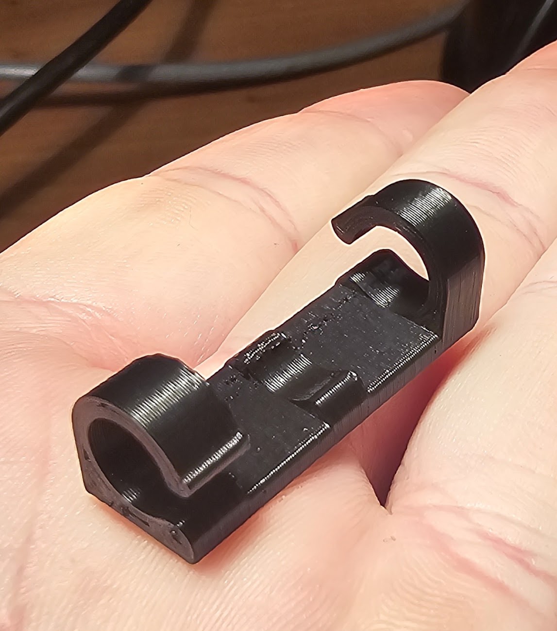 Wire Clamp Cable Holder for Organising UTP Cables