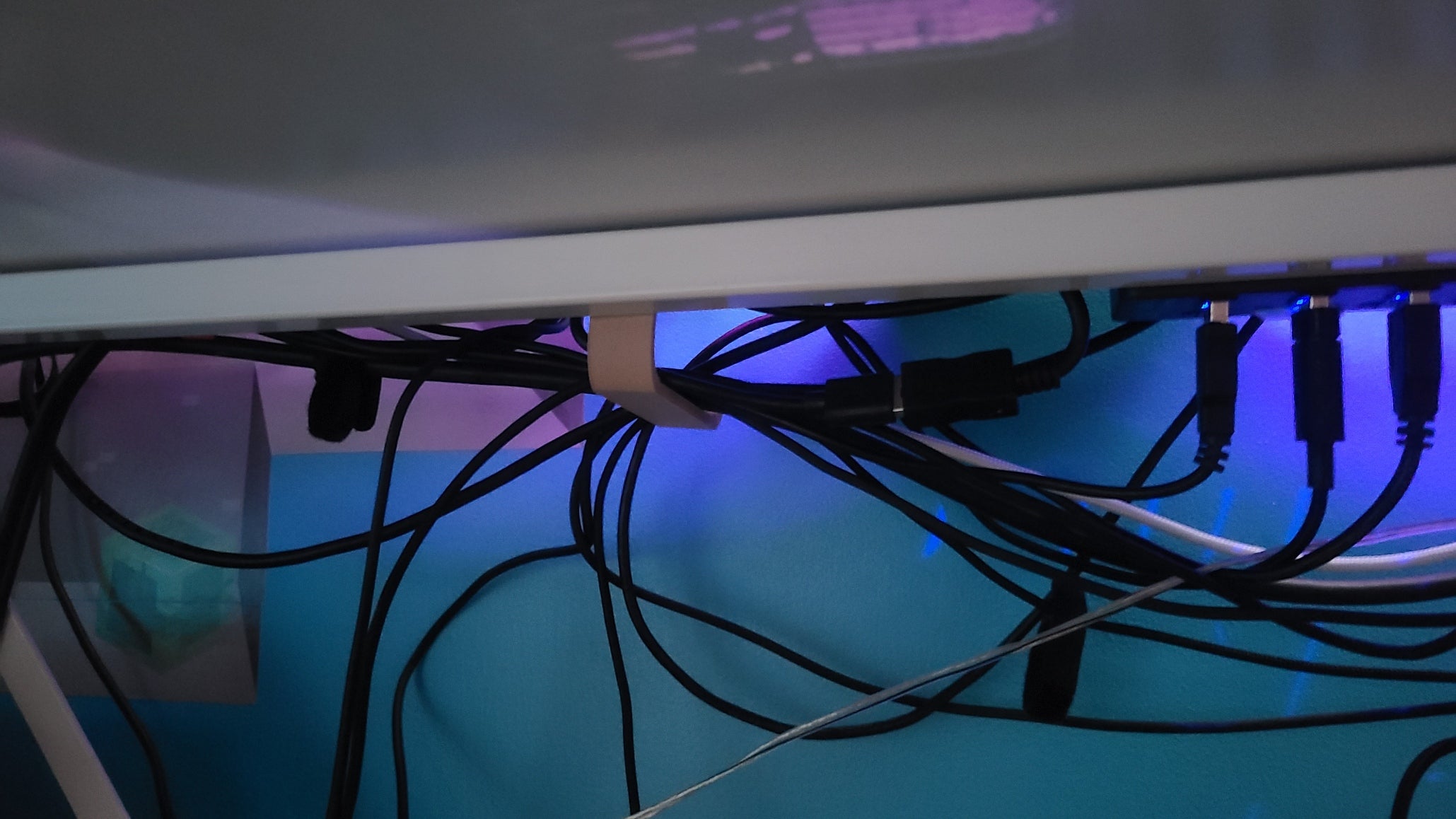 Cable hook for Effective Cable Management under the Desk