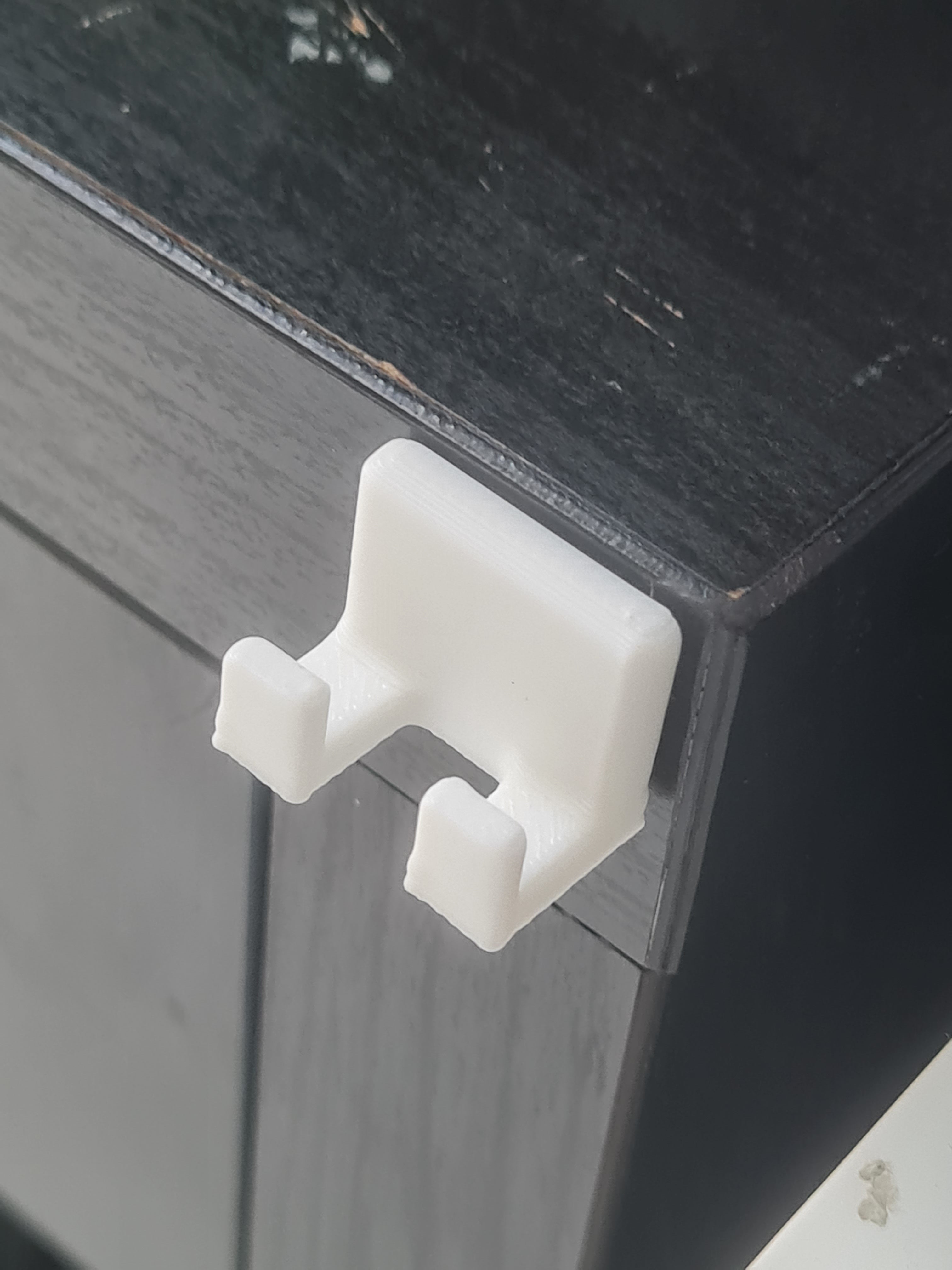 USB cable holder V2 - Improved rotation function