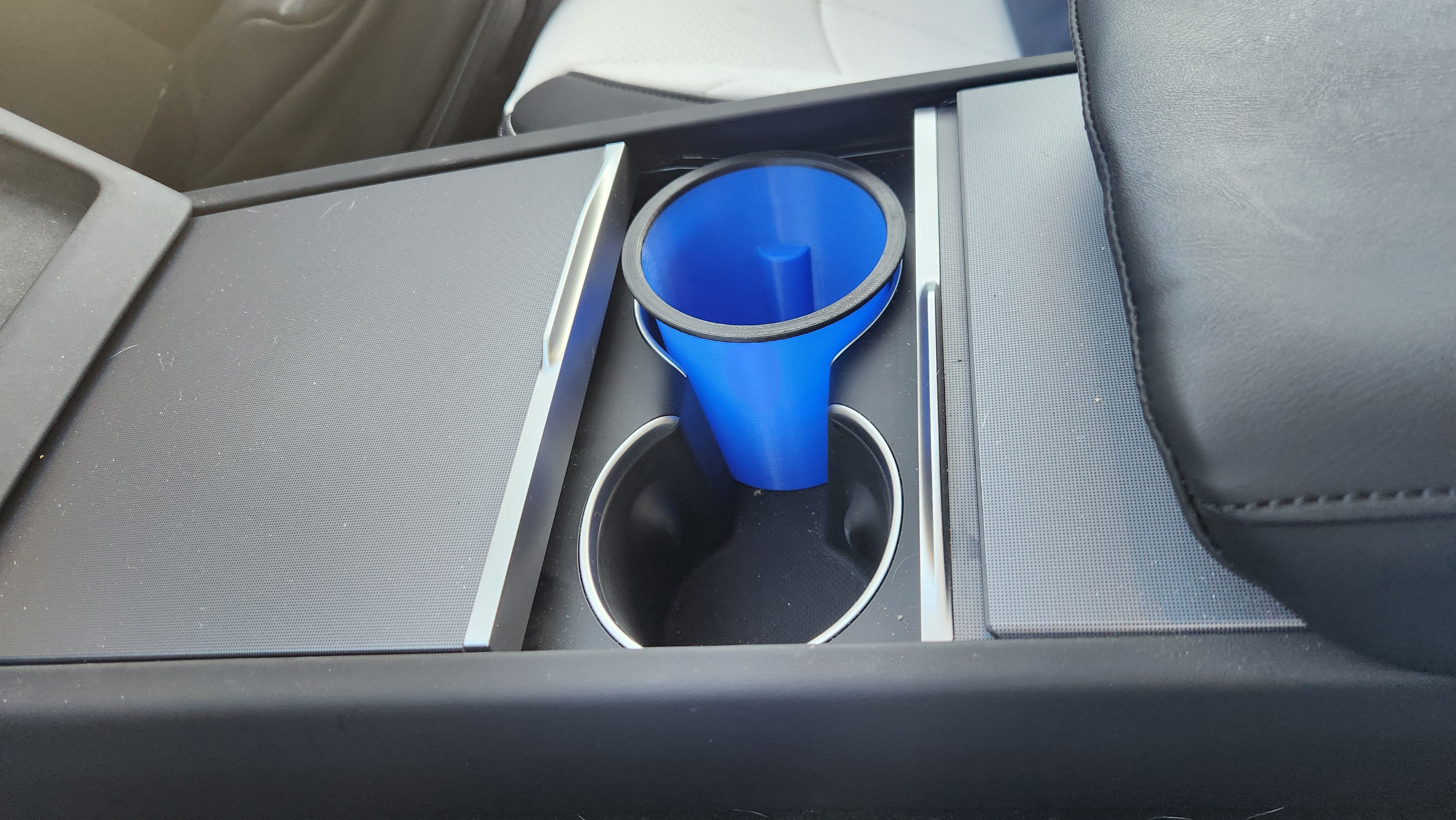 Flexible Cup Holder for Tesla Model 3 Highland