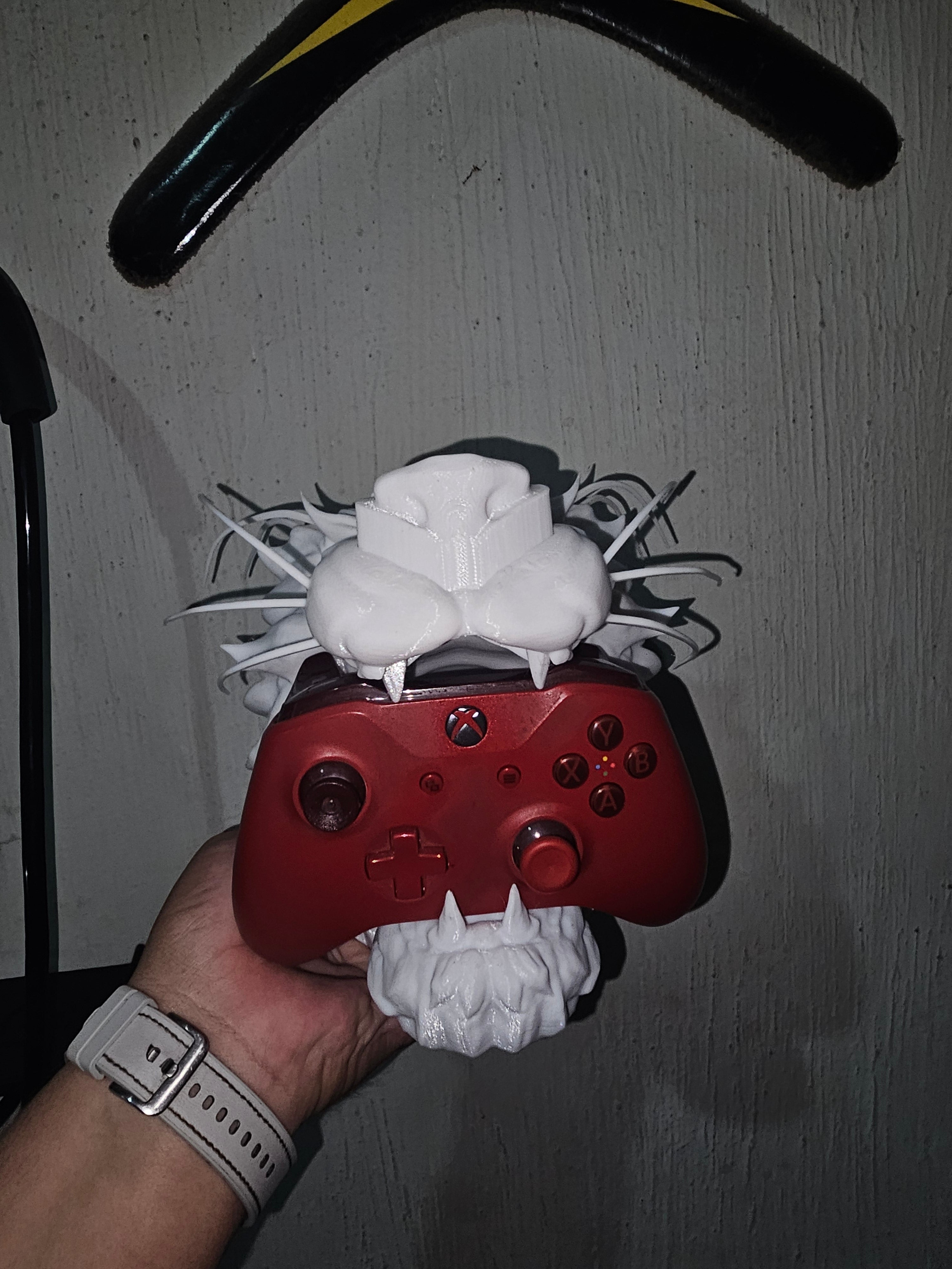 Tiger Controller Stand for Gaming and PS5/Xbox