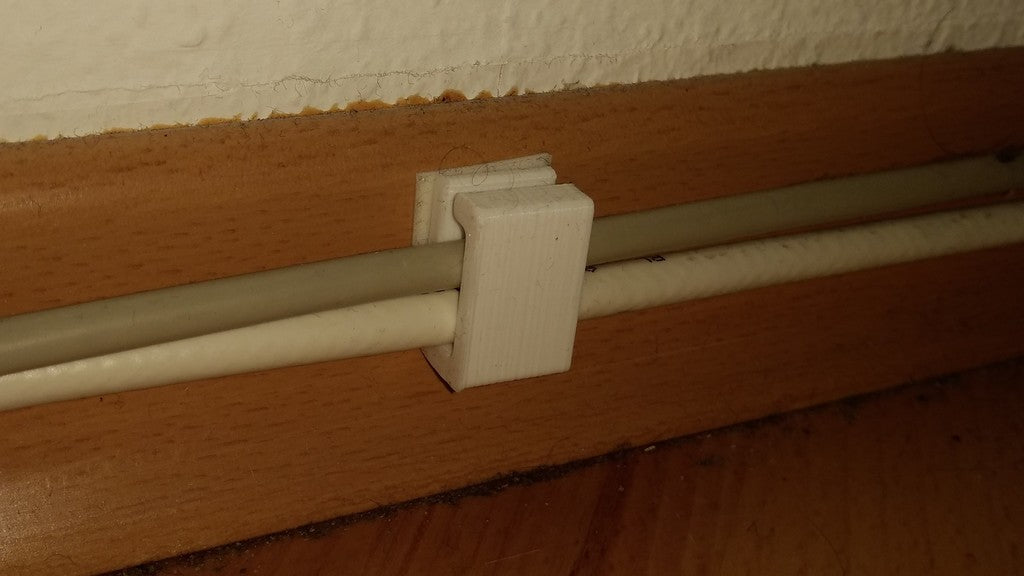 Cable management clips with and without screw holes for organised wiring