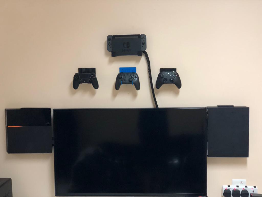 Xbox One X wall mount