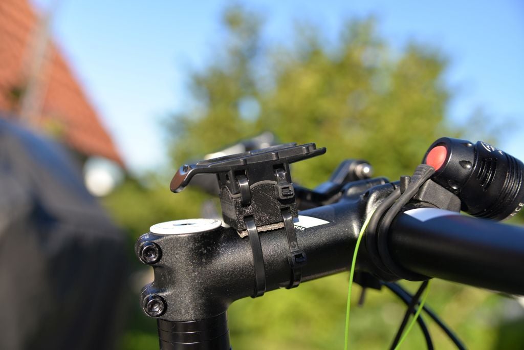 Garmin Dakota 20 Bicycle Handlebar Adapter for Cube LTD Race