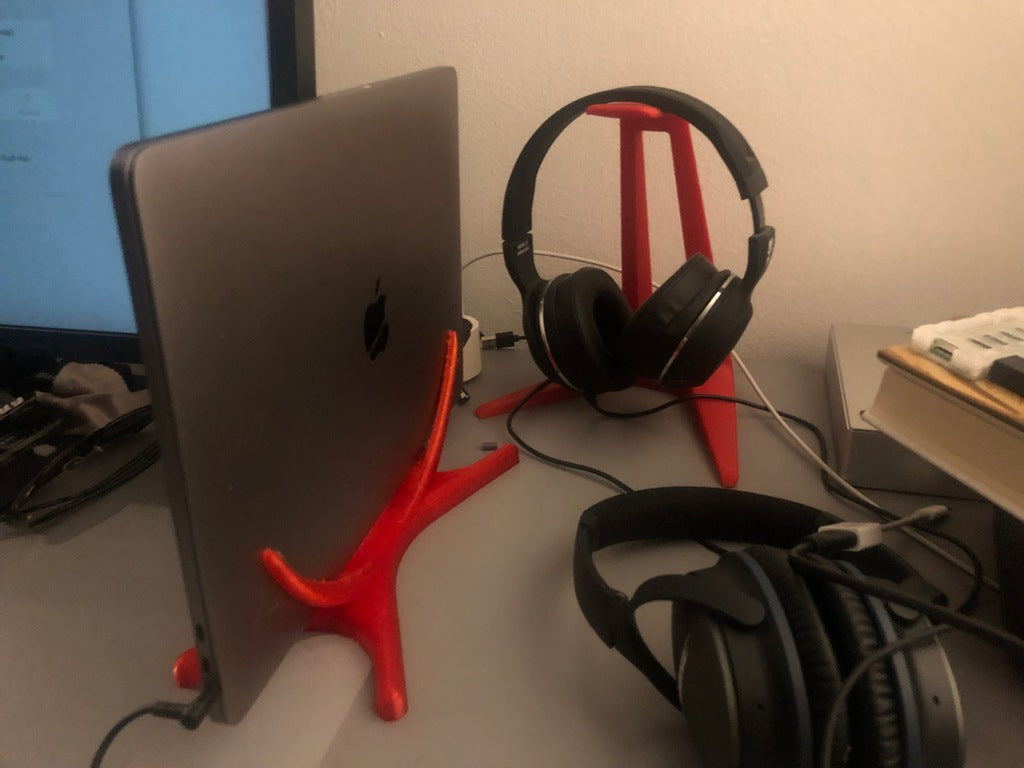 Vertical Laptop Stand for MacBook Pro