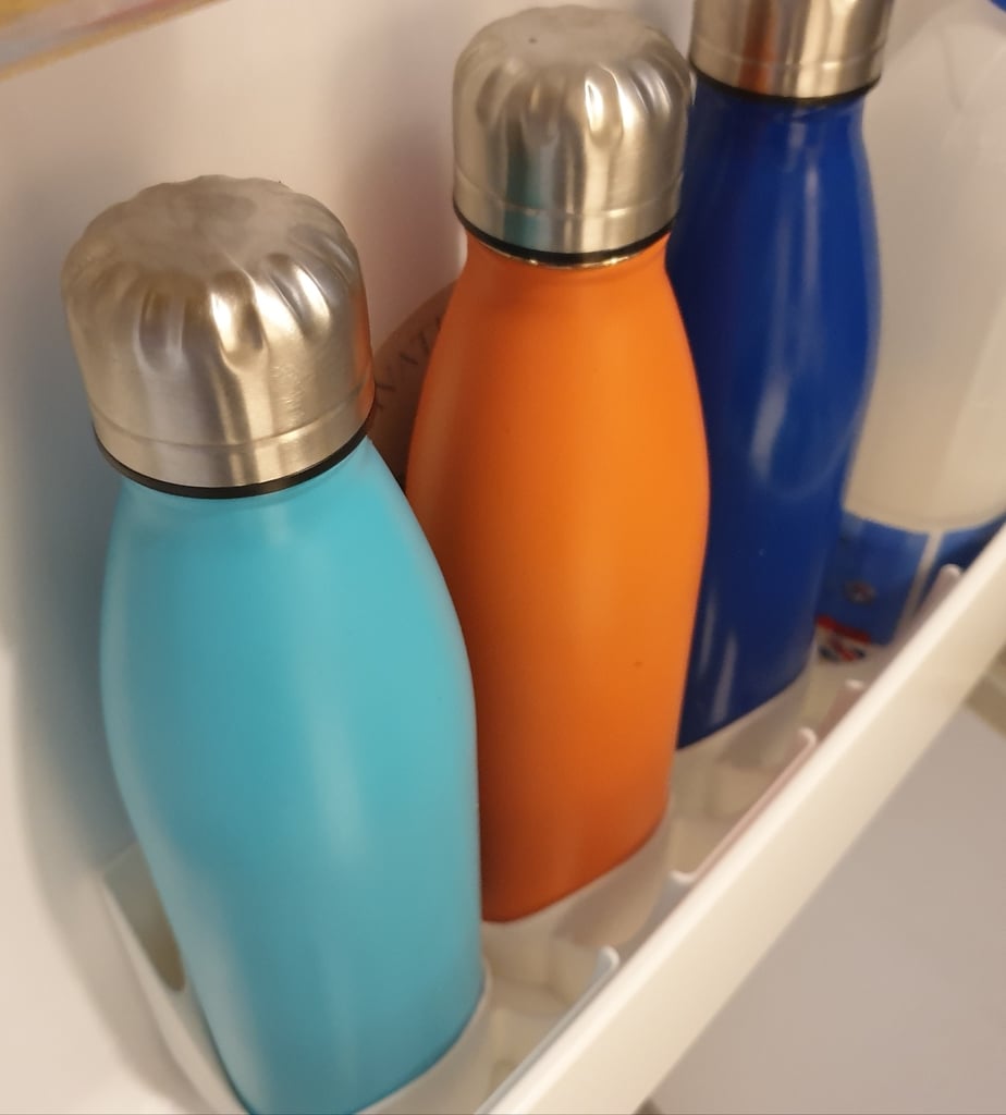 Bottle and cup holder for fridge door