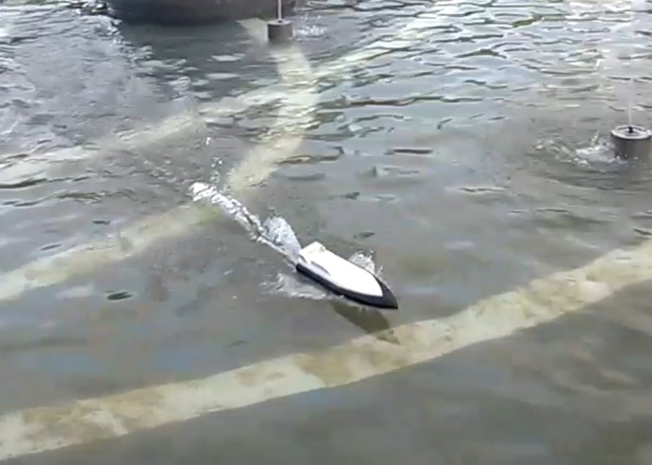 Powerful Remote Controlled Speedboat