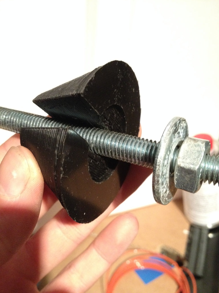 Hanging Filament Holder with Frictionless Design