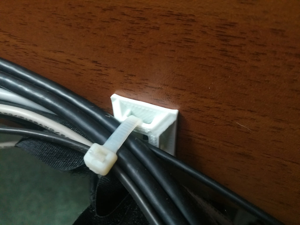 Cable holder 25x25x8 mm for nylon clips
