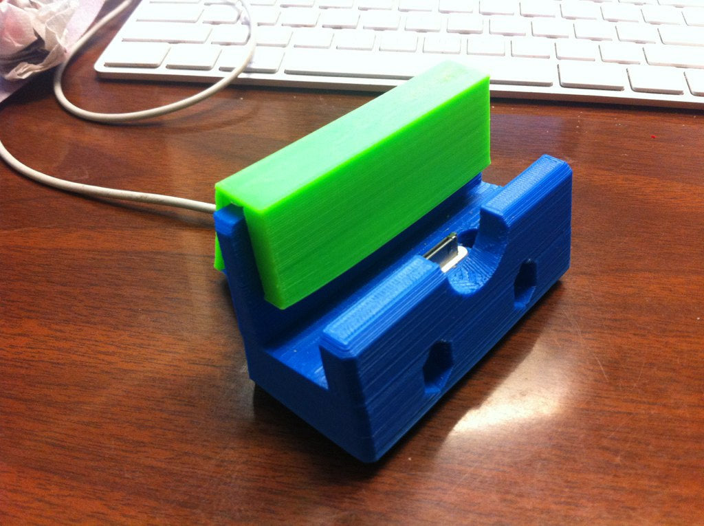 iPad/iPhone Dock for Thick Case with Speaker and Microphone Redirection