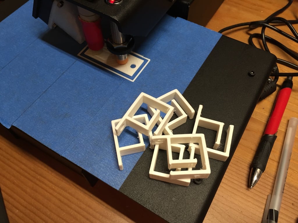 Wire Management Bracket - Lille, Simple, Quick for Model Railway