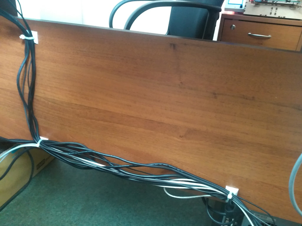 Cable holder 25x25x8 mm for nylon clips