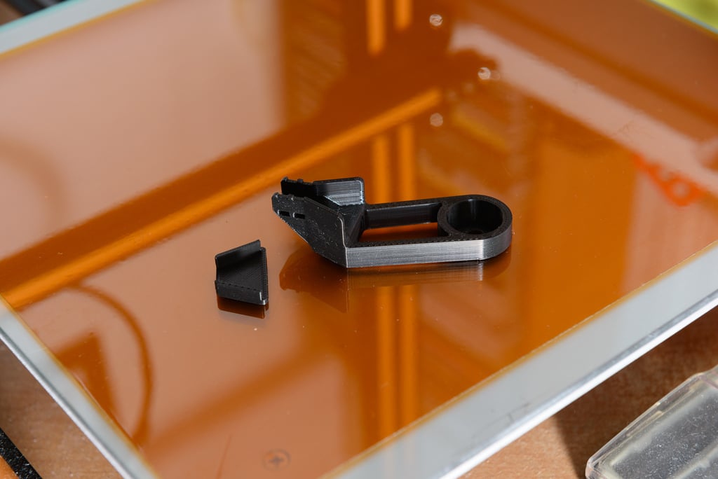 Creality CR-10 Strain Relief Bracket for Heated Bed Cable