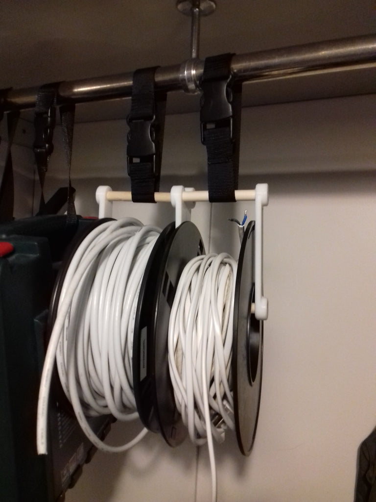 Filament spool hanger