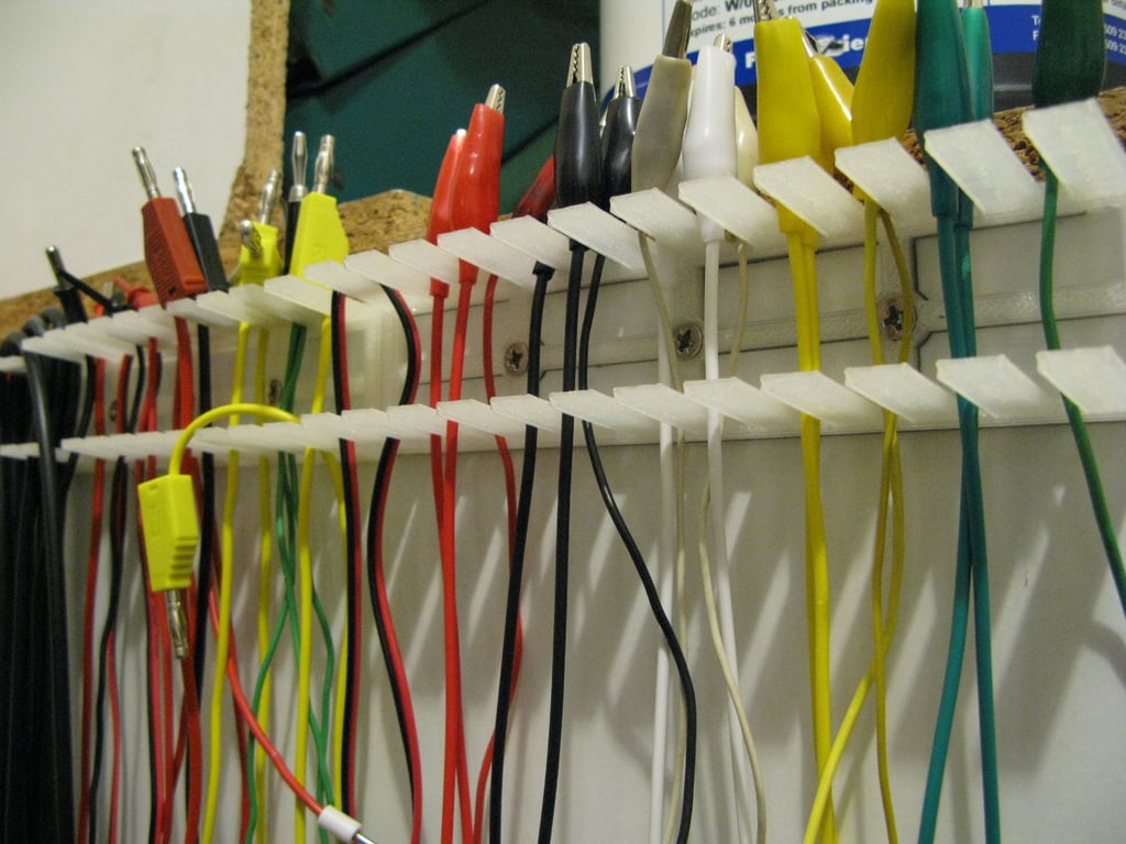 Test lead hanger/organiser