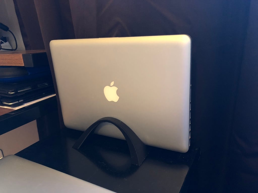 Elegant Curved Laptop Stand REMIX - For MacBook Pro and other Laptops (175x120mm)