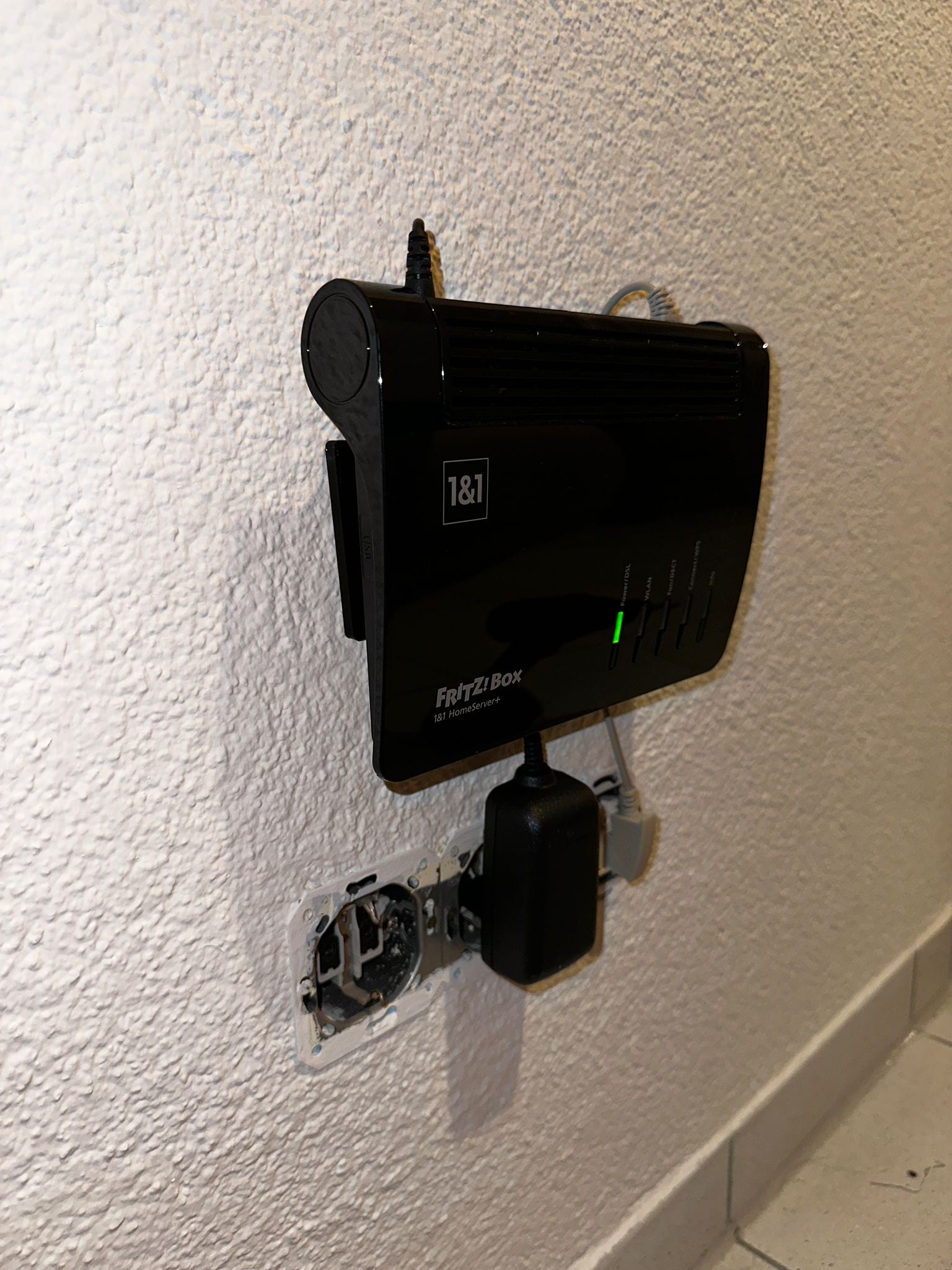 FRITZ!Box 7530 AX Wall mount