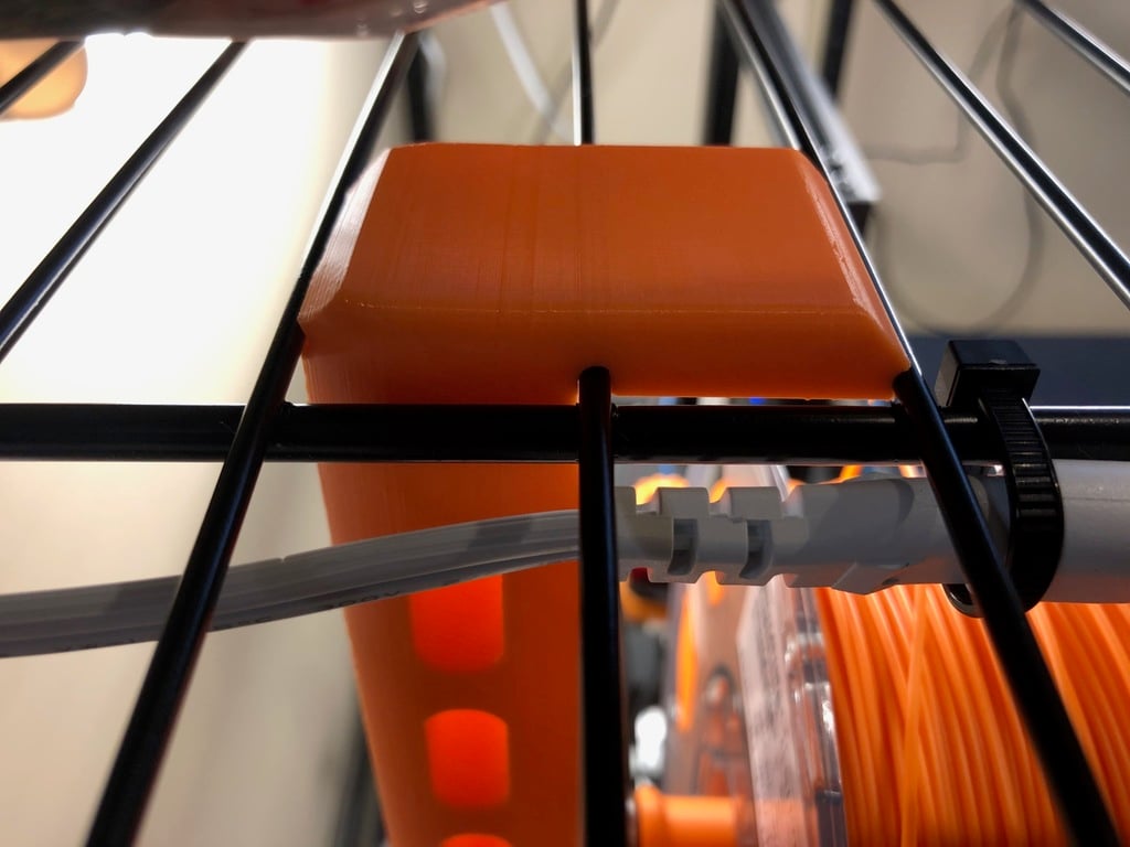 Hanging spool holder for filler spool holder system