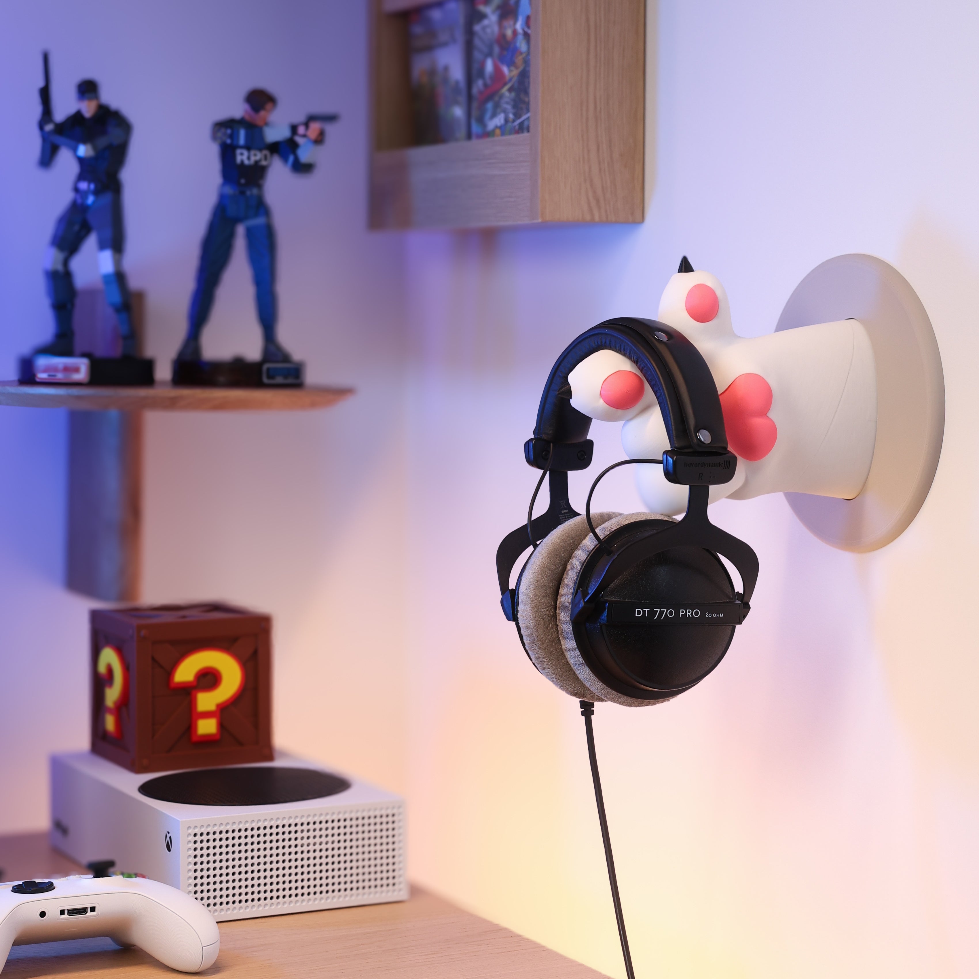 Wall-mounted Cat Paw Holder for Headsets and Bags