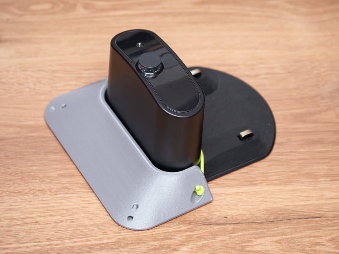 iRobot Roomba charging stand