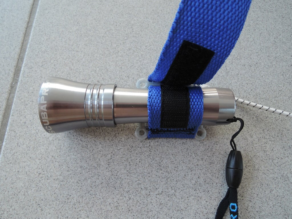 Scubapro nova 200 dive lamp hand mount
