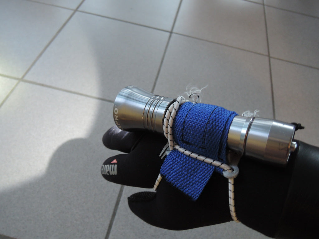 Scubapro nova 200 dive lamp hand mount