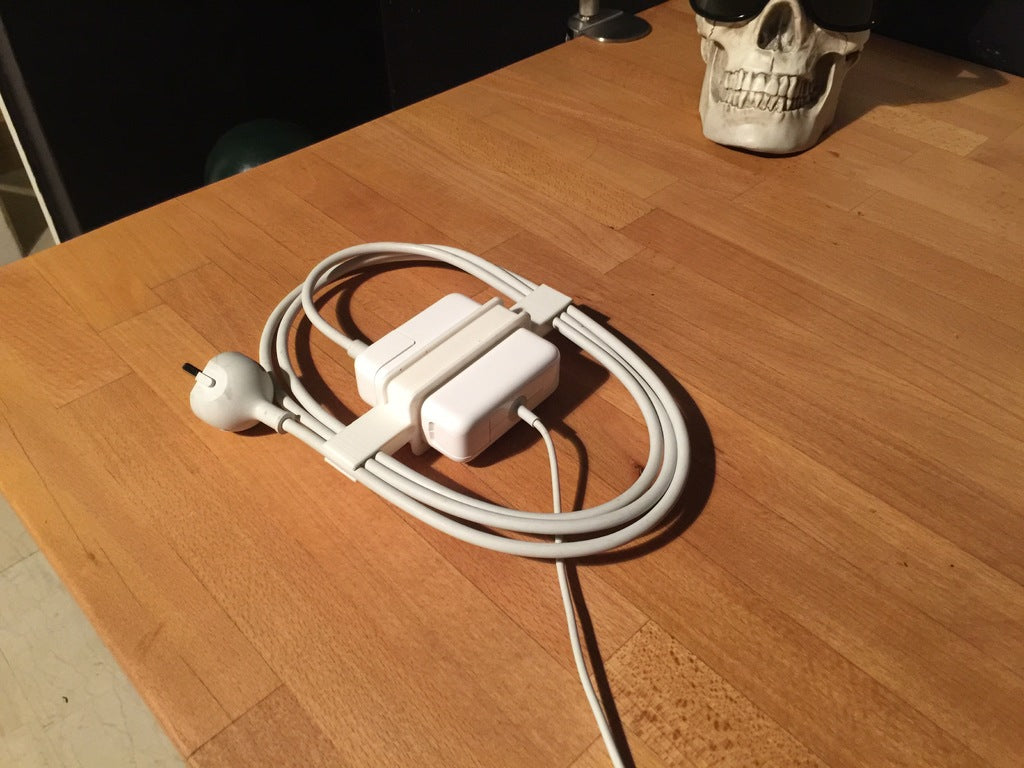 MacBook Pro - Power Cable Clip & Bumper