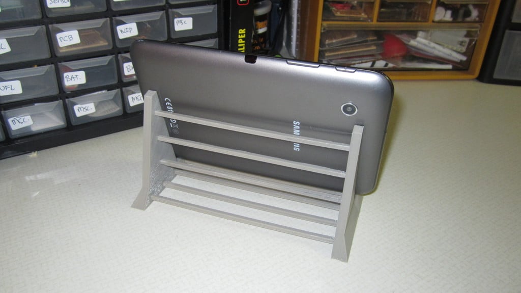 Universal Tablet Holder for 7"+ Tablets - Robust and Compatible with Samsung and Kindle