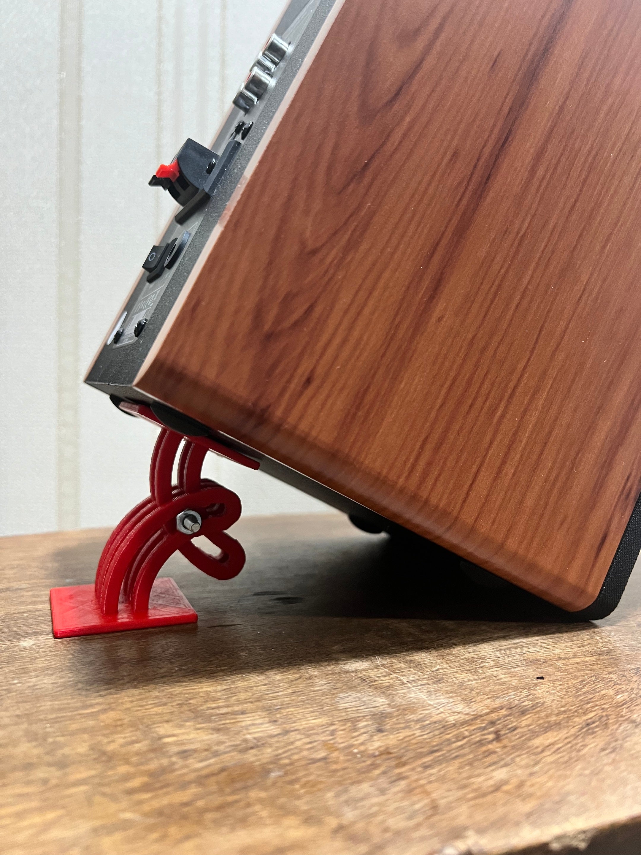 Angle-adjustable Speaker Bracket