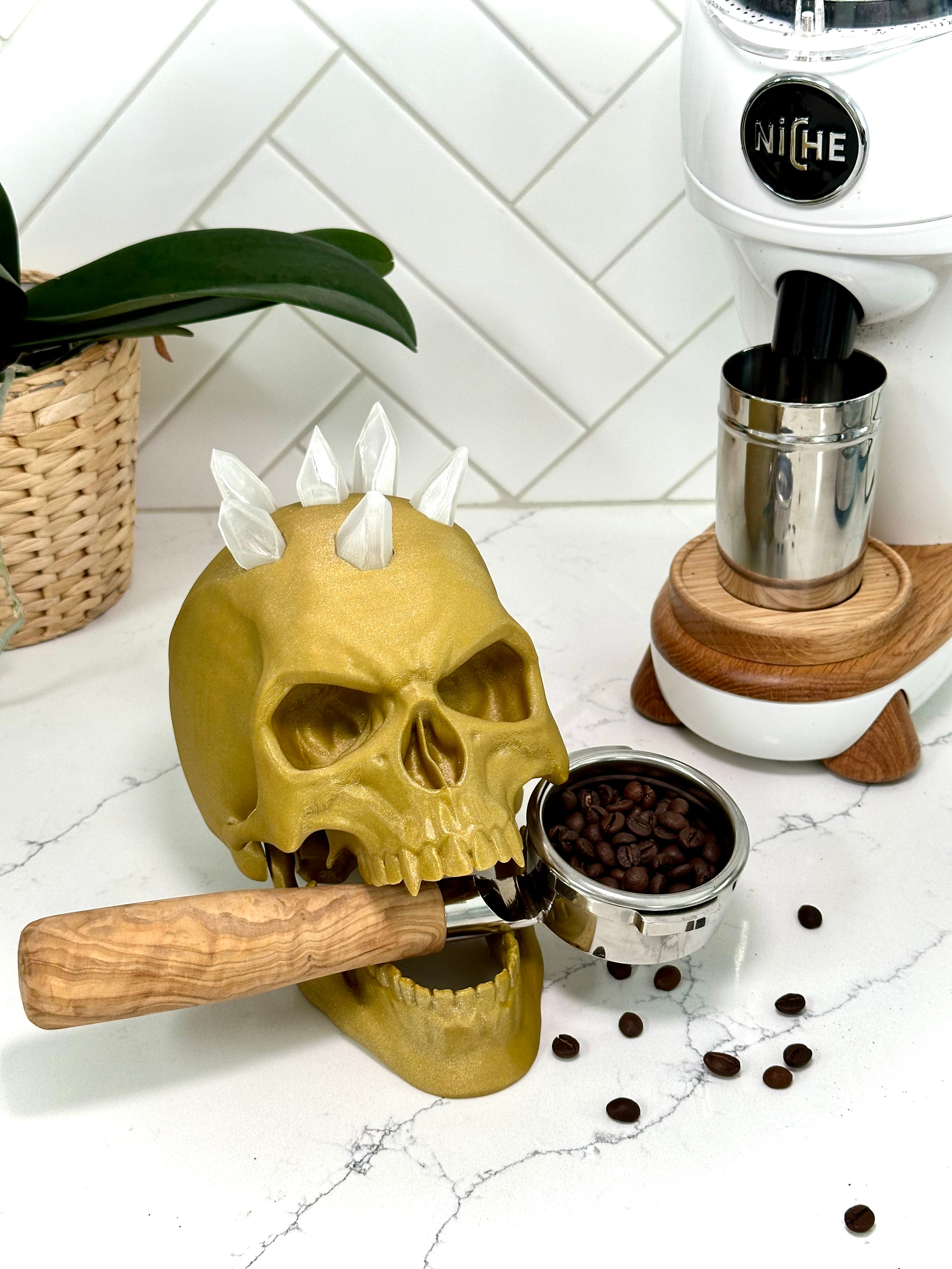 Articulated skulls for Halloween decoration
