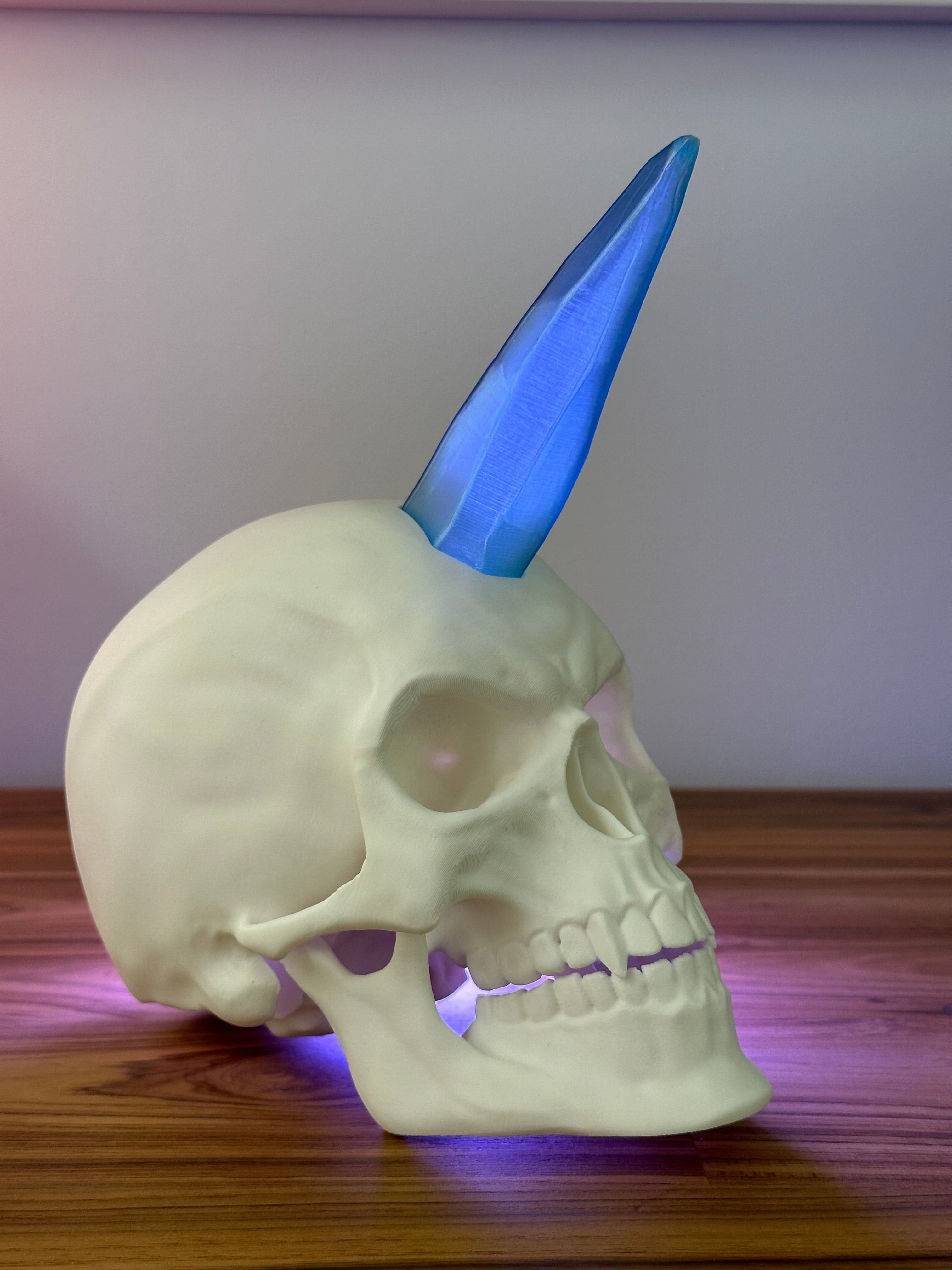 Articulated skulls for Halloween decoration