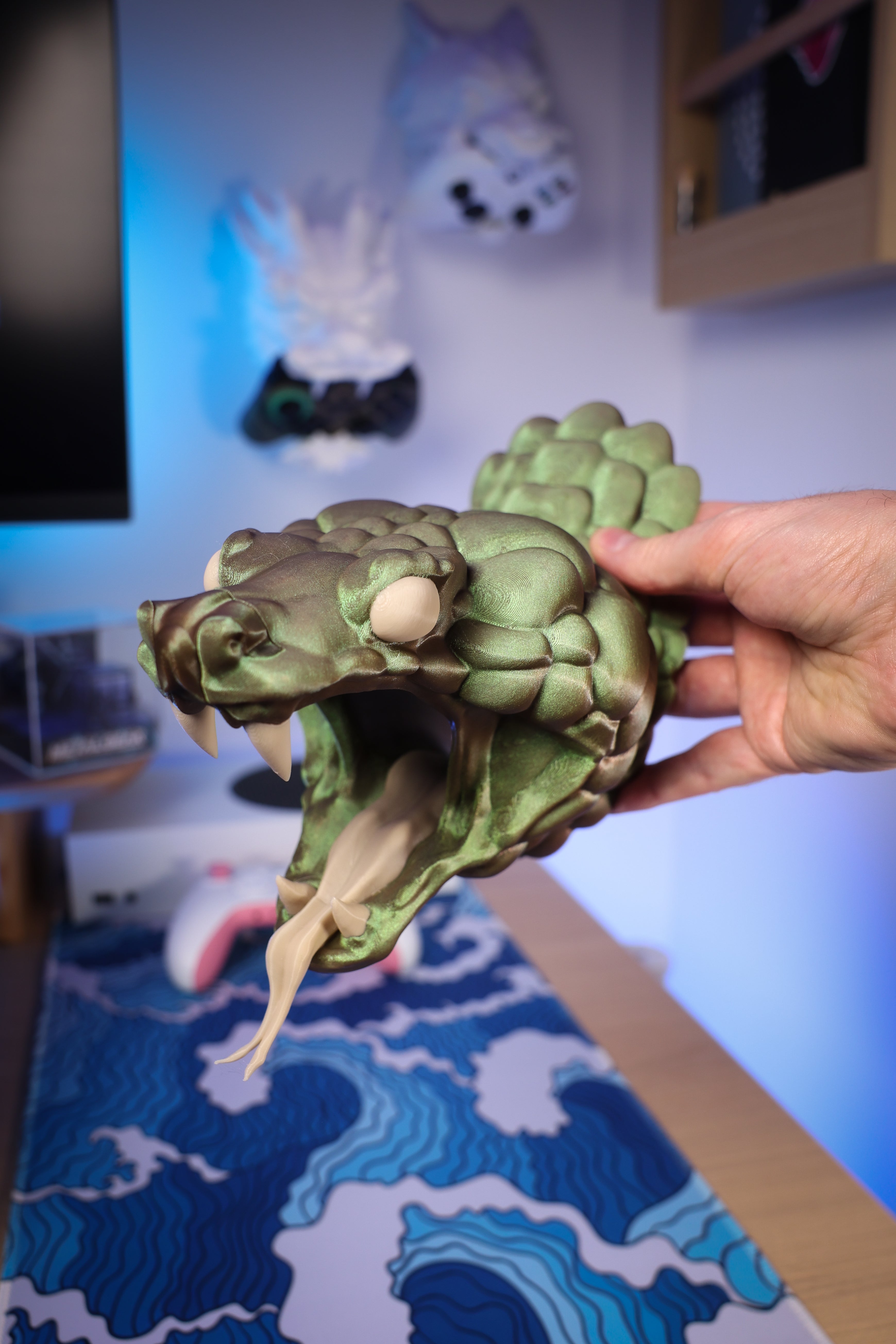 Snake Wall Mount for Gaming Controller