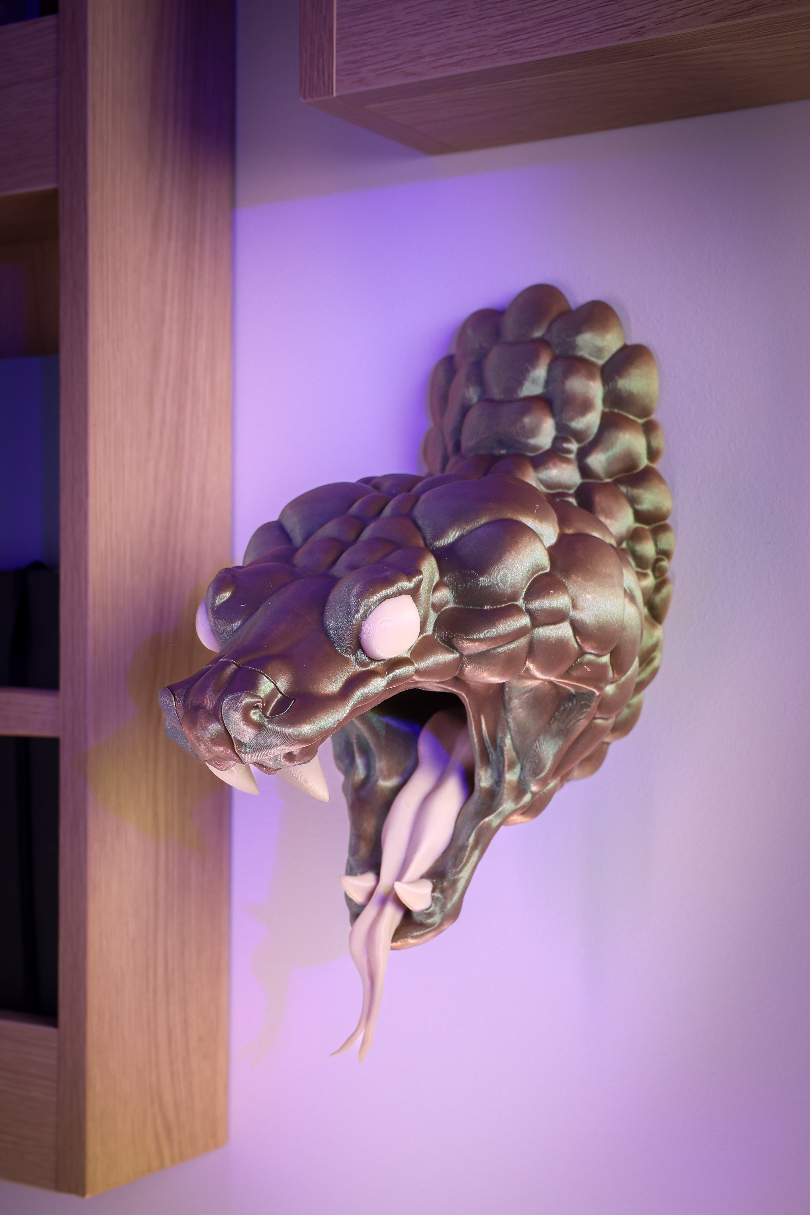 Snake Wall Mount for Gaming Controller