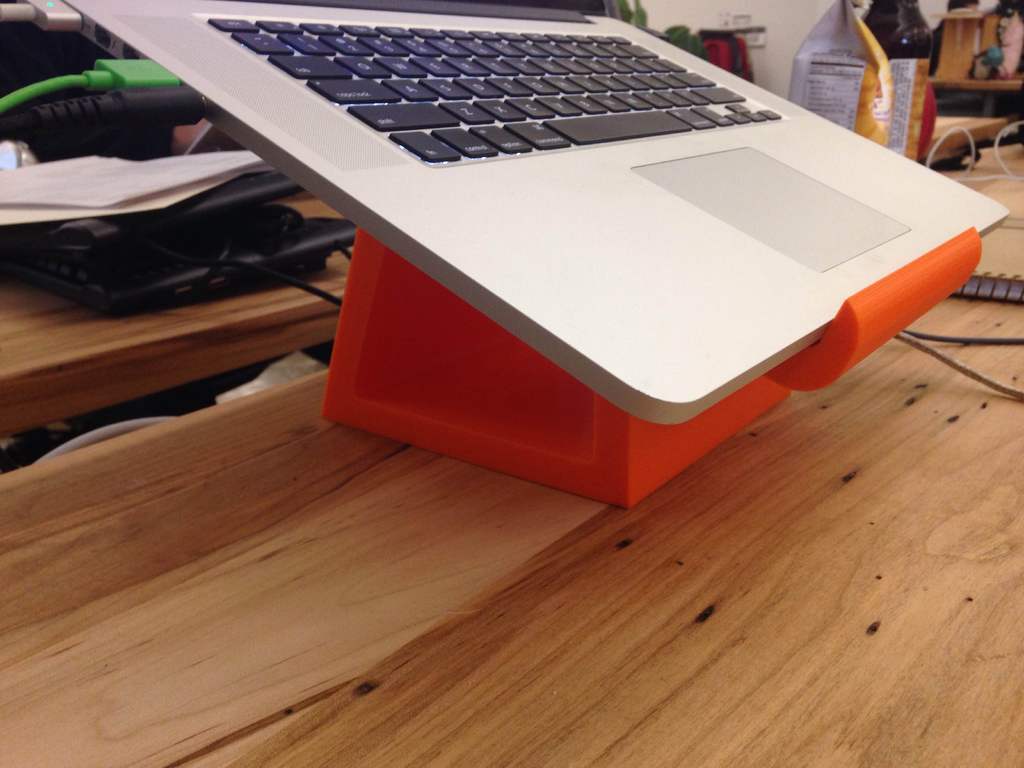 Space-saving and Ergonomic Stand for MacBook Pro