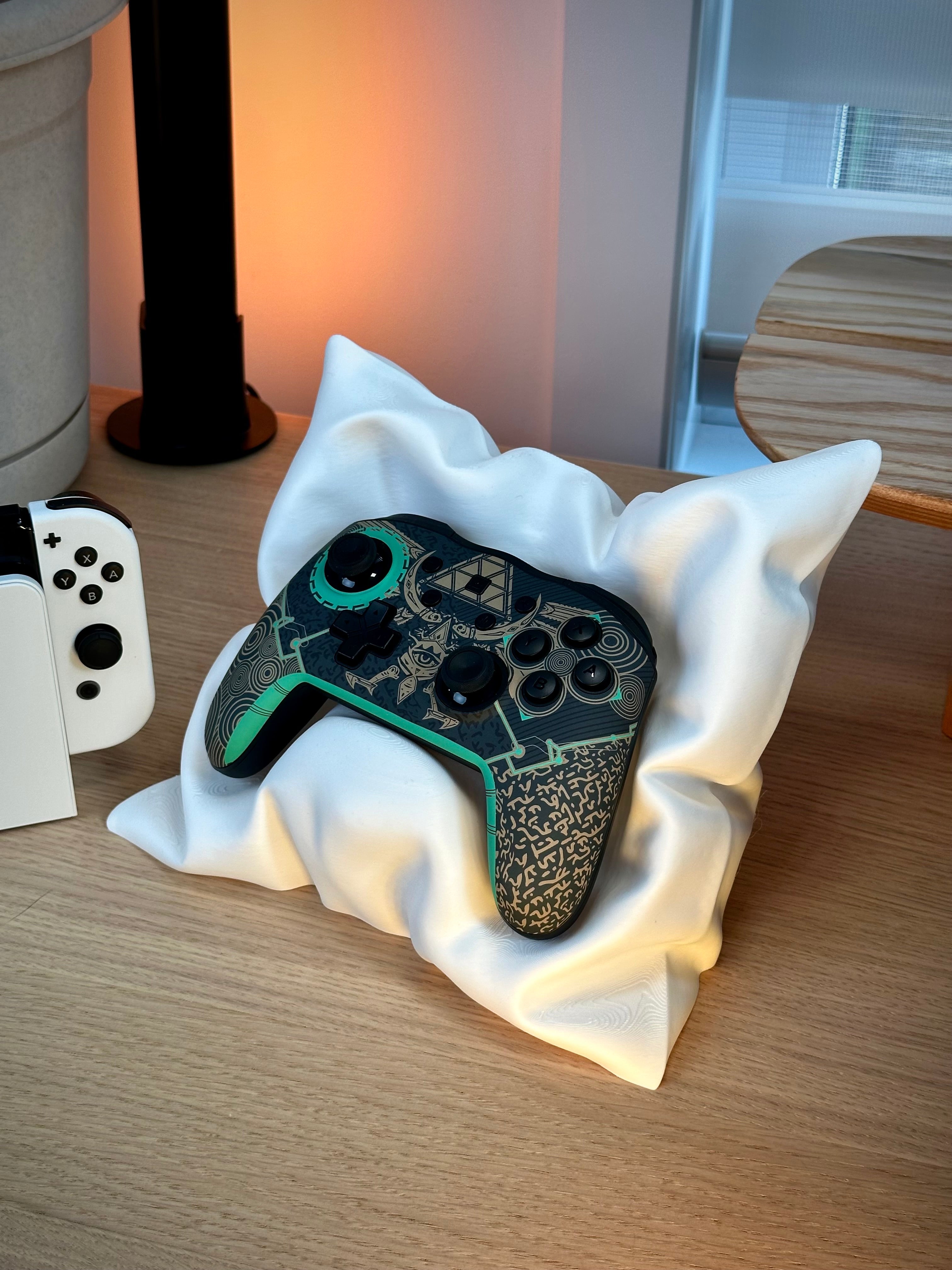 Xbox and Switch Pro Controller Pillow Holder