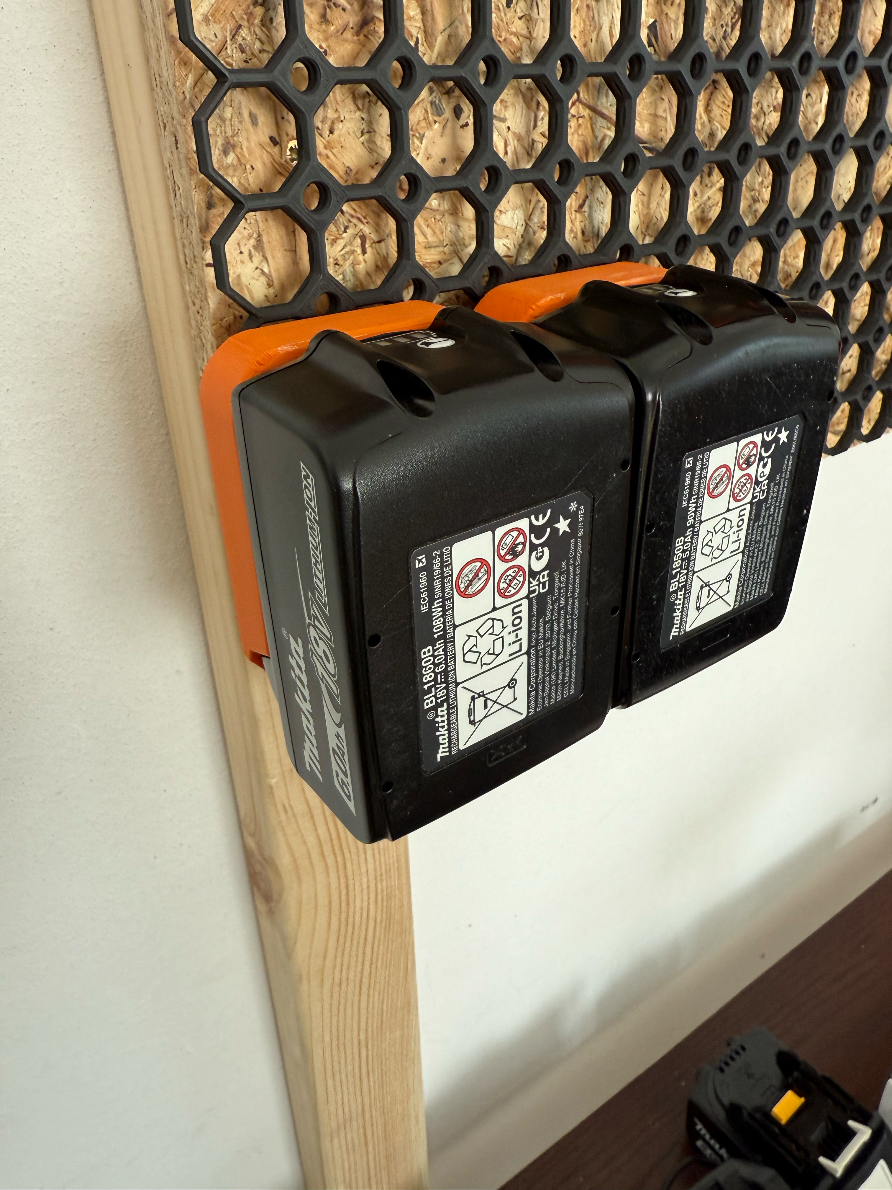 Makita LXT Battery Holder for Multiboard with T-bolt lock