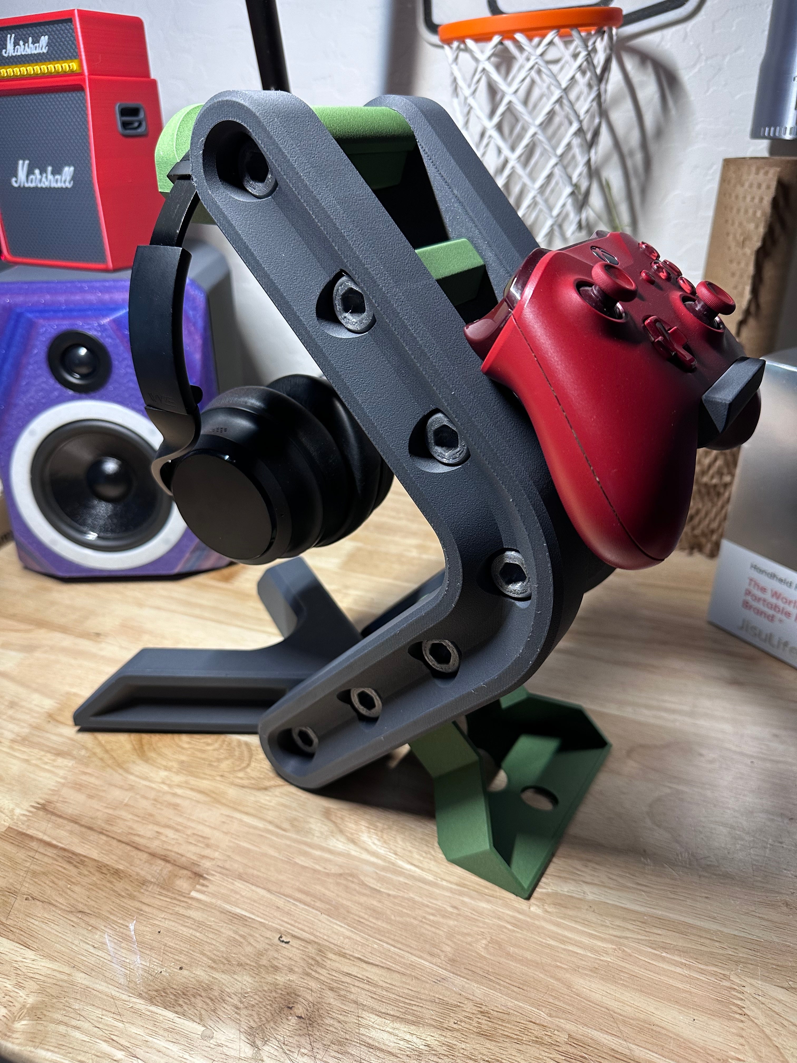 Industrial Headphone Stand with Controller Holder – Functional & Stylish Organisation